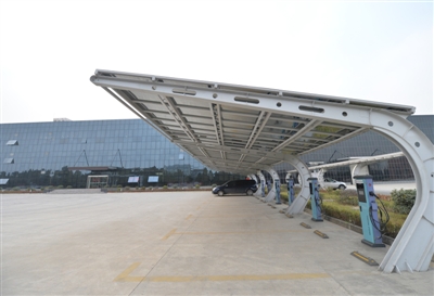 成都造“發電玻璃” 能把建筑物變發電站 成都造“發電玻璃” 能把建筑物變發電站