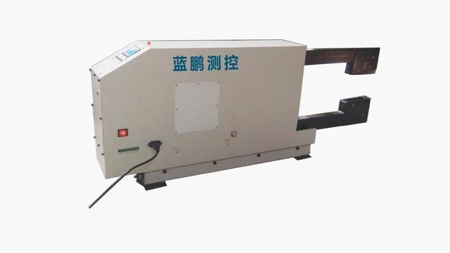 激光測(cè)厚系統(tǒng)對(duì)蜜胺紙板的在線檢測(cè) 激光測(cè)厚系統(tǒng)對(duì)蜜胺紙板的在線檢測(cè)