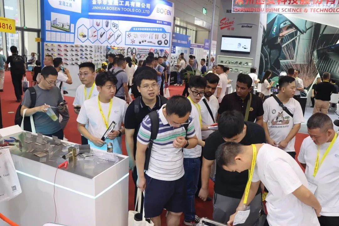 深圳埃森展掀起激光熱潮，光惠激光風(fēng)冷系列成焦點