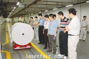 全國報(bào)界首家普及電腦激光照排