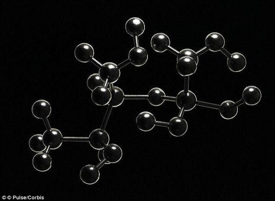 過去，磁光捕獲就是原子物理學(xué)家非常推崇的一項技術(shù)，但只在單個原子尺度。這項實驗取得的巨大成就是創(chuàng)造了有記錄以來分子——兩個或者更多原子群——溫度的最低紀(jì)錄。這項技術(shù)利用激光冷卻粒子同時將它們固定在適當(dāng)位置。這一研究成果能夠應(yīng)用于從量子化學(xué)到粒子物理學(xué)最基本理論測試等一系列領(lǐng)域。